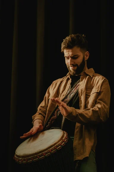 Latin percussion performance in Groningen with Samuel González live on stage